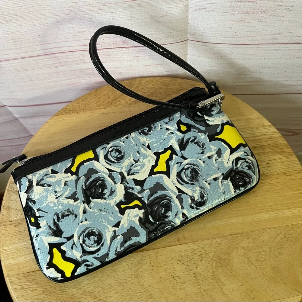 Nine West inside zipper